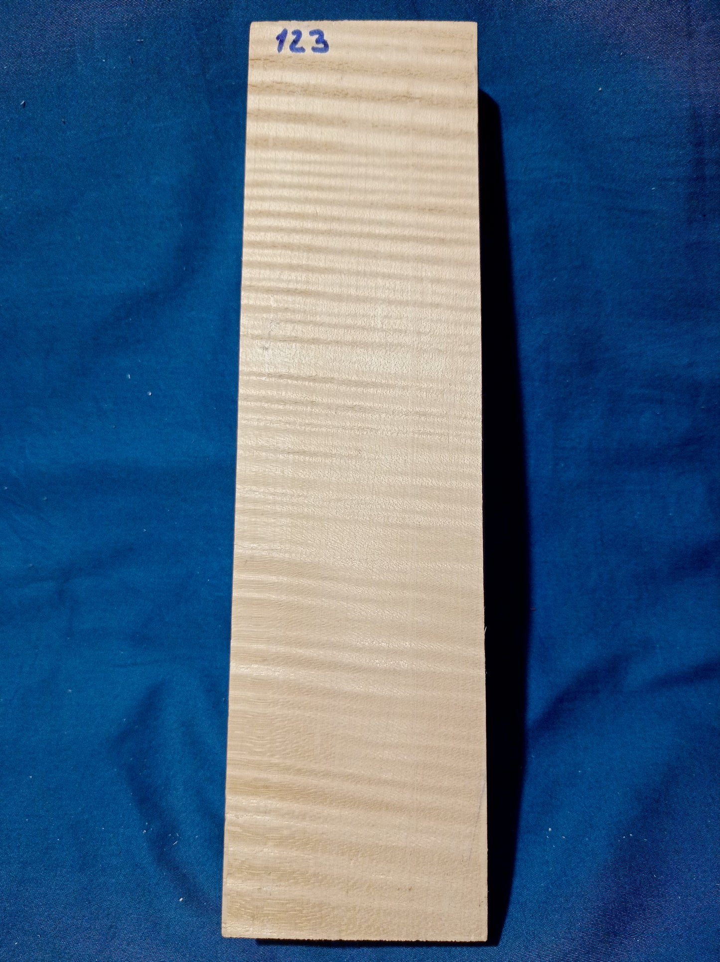Violin & Viola Neck, piece 123