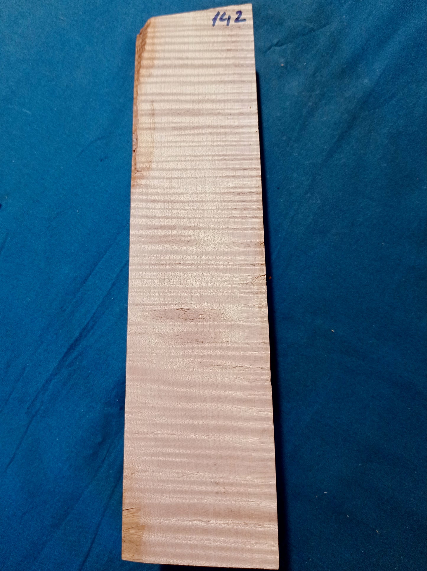 Violin & Viola Neck, piece 142